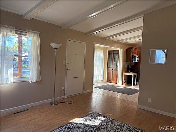 3rd image of 3032 Dale Ave