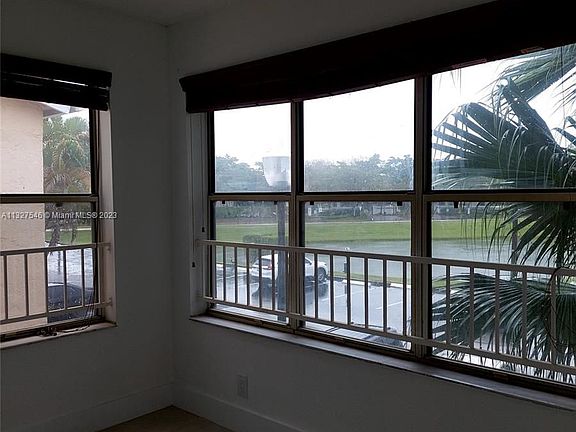 5th image of 3320 Pinewalk Dr N APT 1725