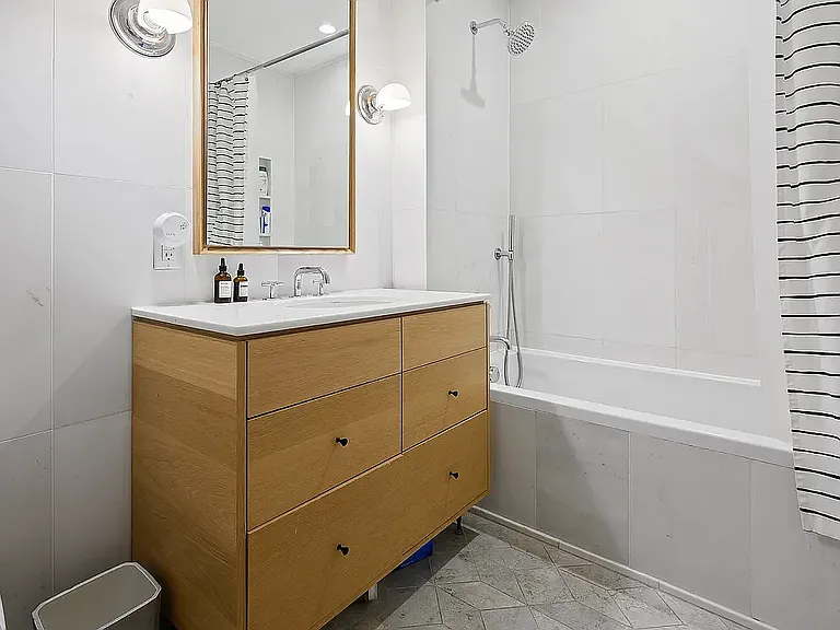 610 Warren St #6D — Photo 5
