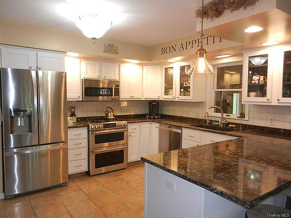 2nd image of 844 S Lake Blvd