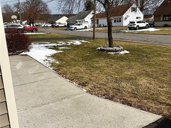 5th image of 427 Van Roen Rd