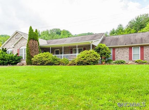 1st image of 31 Creekwood Dr