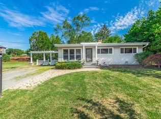 210 Tower Rd, Barrington, IL 60010