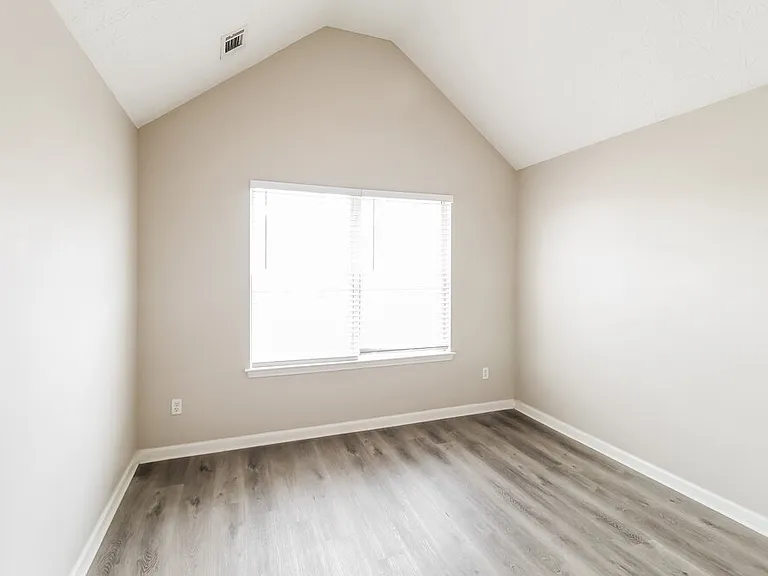 315 Timberlake Ter — Photo 16