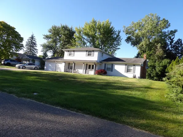 3966 Iverness Ln, West Bloomfield, MI 48323