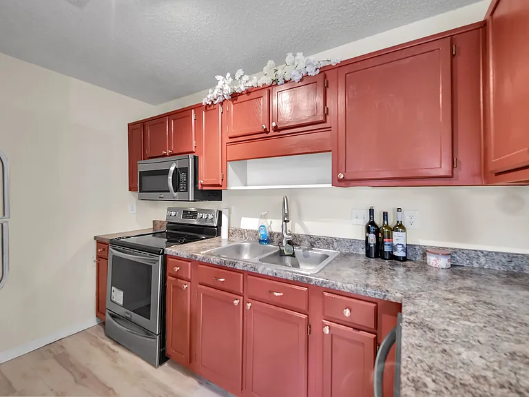 1725 Grand Bay Dr #MAIN — Photo 25