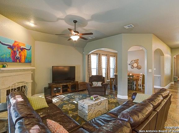 4th image of 9606 Ninas Ct
