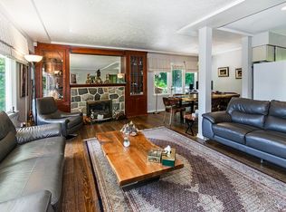 1395 Ottawa Ave, West Vancouver, BC V7T 2H6