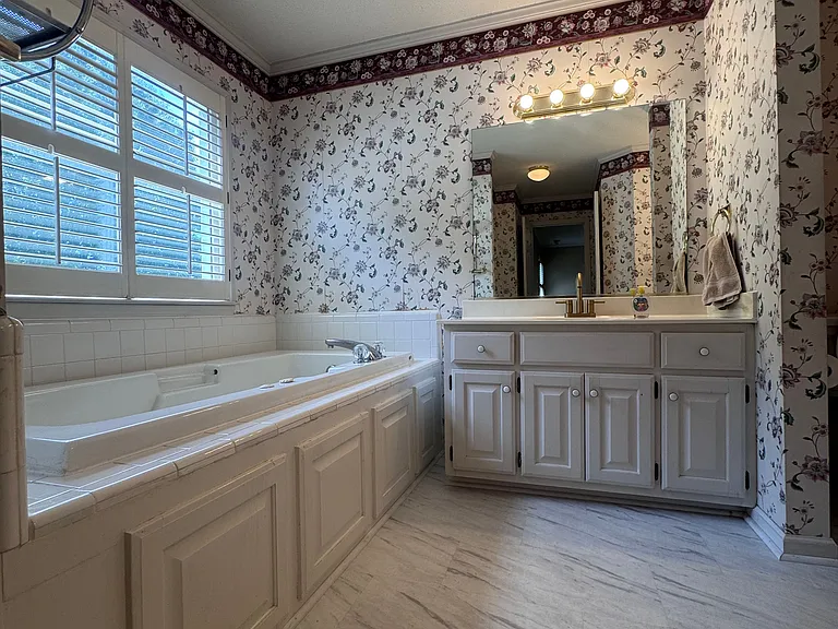 801 Driftwood Dr — Photo 37