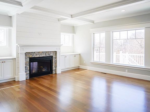 4th image of 17 Analore Cir
