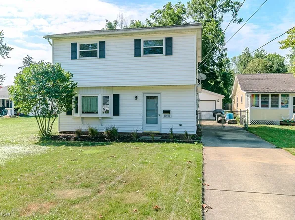 33986 Iris Ln, Eastlake, OH 44095