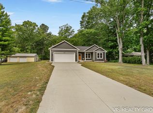 13407 152nd Ave, Grand Haven, MI 49417