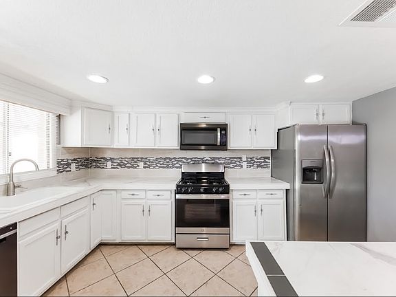 2nd image of 7731 W Glenrosa Ave