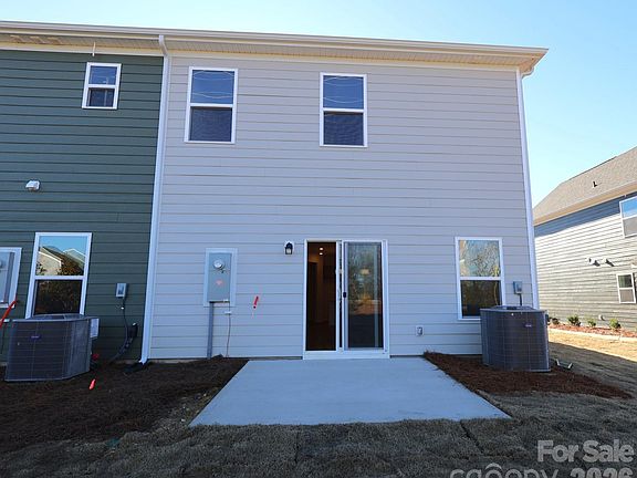 2nd image of 1142 Overbrook Pl