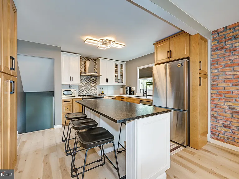 325 Juniper Dr — Photo 16