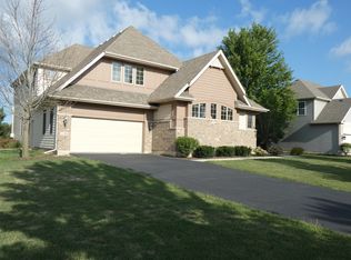 536 N Sycamore Ln, North Aurora, IL 60542