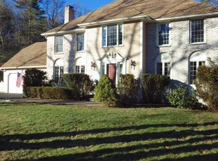 6 Fieldstone Dr, Medfield, MA 02052