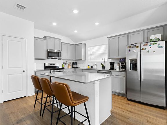 5th image of 149 River Rise Rd