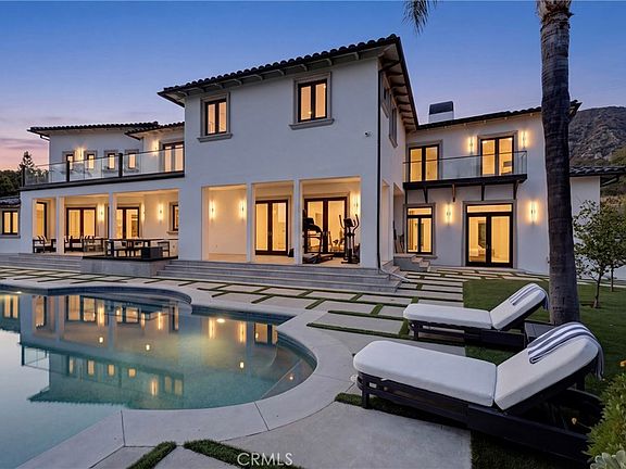 3rd image of 860 Greenridge La Canada