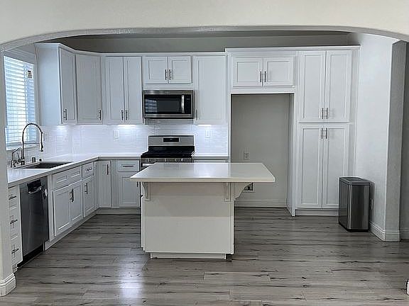 3rd image of 1935 Marigold Ln