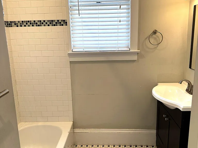 3868 Herschel St — Photo 9