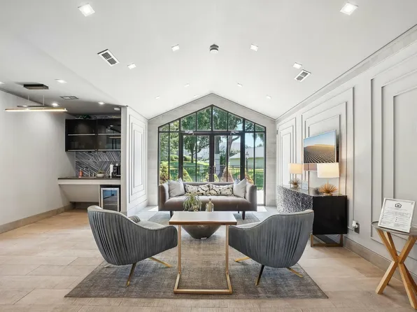 Stonebrook Apartments