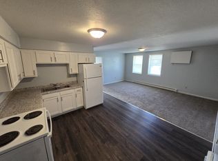 318 Walnut St #8, Pleasant Dale, NE 68423