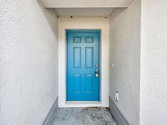 5th image of 15410 Quail Woods Pl