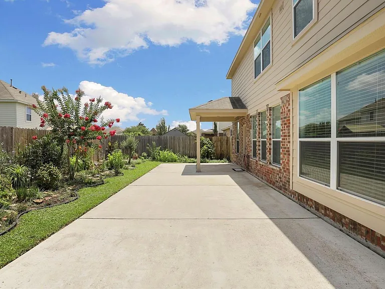 2110 Mateo Park Dr — Photo 26