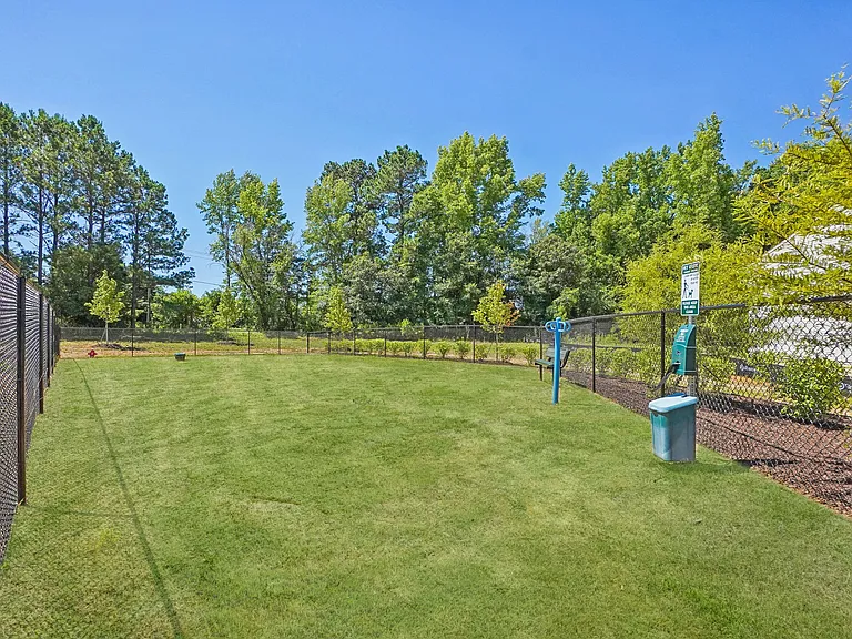 108 Taverners Ln — Photo 24