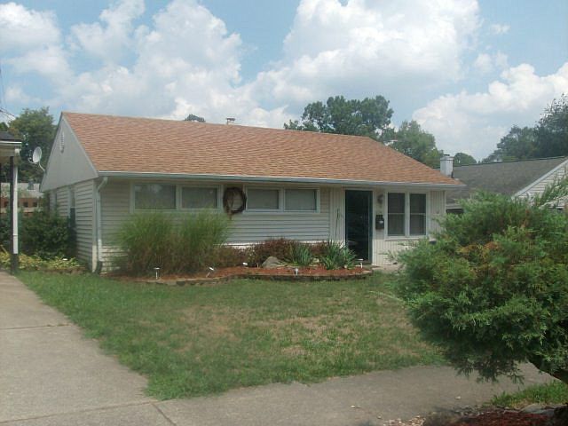 1st image of 524 Morse St
