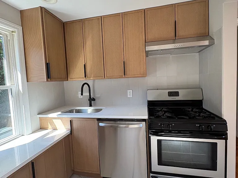 149 Willow Ave #2 — Photo 3