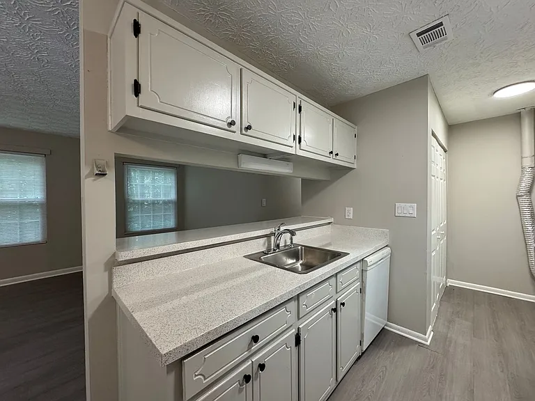 662 Bellemeade Dr — Photo 7
