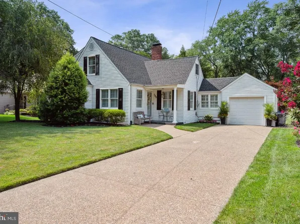 125 W Spruce Ave, Moorestown, NJ 08057