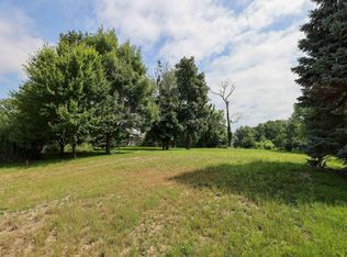 353 Norris Ct, Waterloo, IA 50701