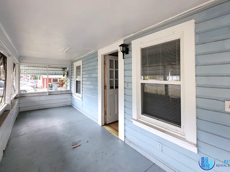 2441 E Magnolia St — Photo 3
