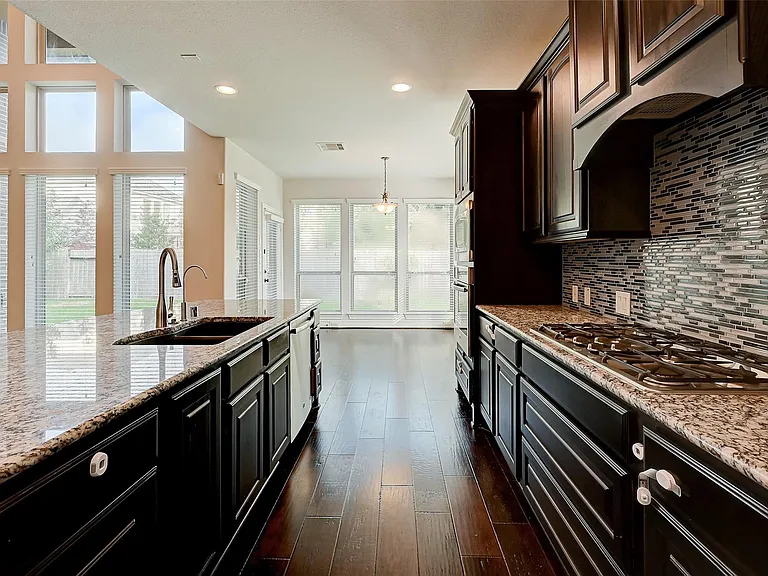 4006 Misty Waters Ln — Photo 14