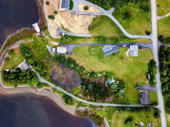 227 Kingsburg Rd, Lunenburg, NS B0J 2X0