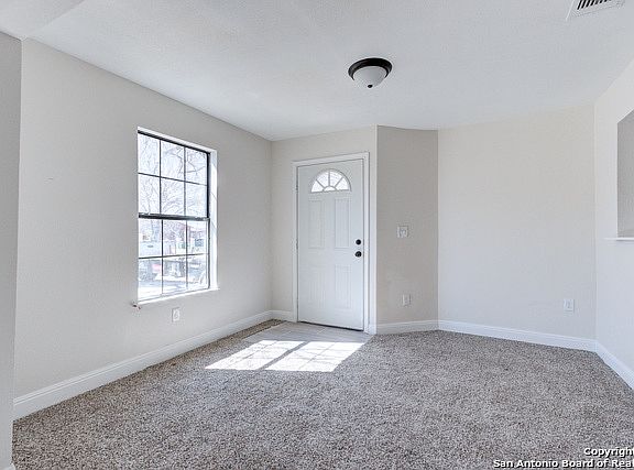3rd image of 719 Cantrell Dr