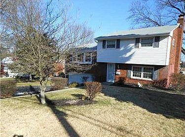 2nd image of 907 Vista Glen Dr