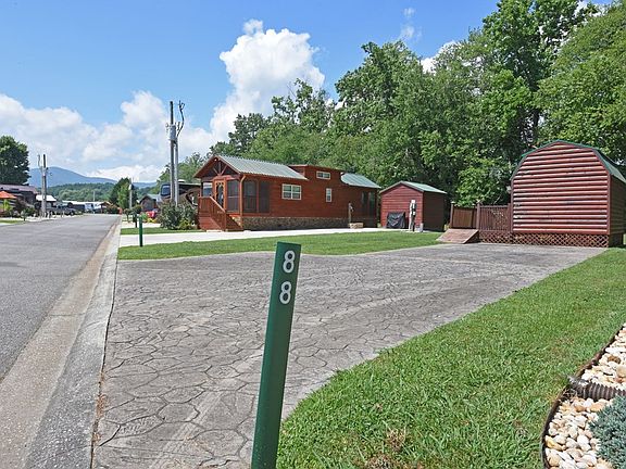 2nd image of 96 Porch View Cir