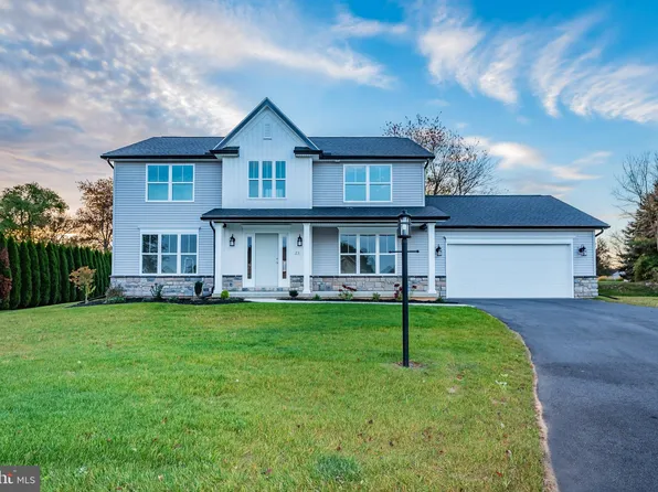 23 Essex Dr, Carlisle, PA 17015