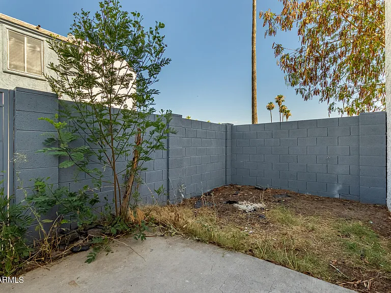 4718 W Orangewood Ave — Photo 26