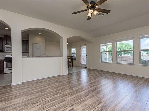 5th image of 211 Fistral Dr