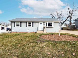 5655 Cornell St SW, Cedar Rapids, IA 52404