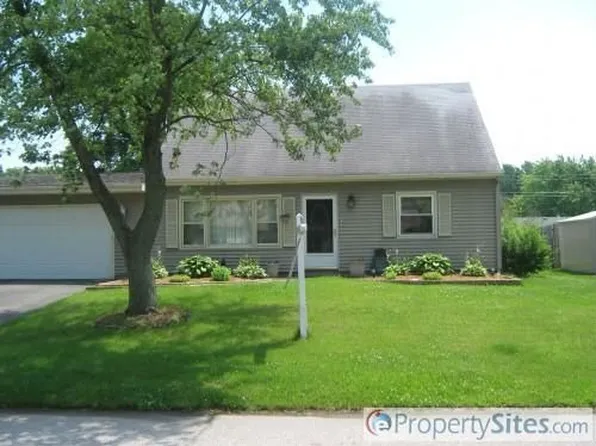 713 Acadia Rd, Valparaiso, IN 46385
