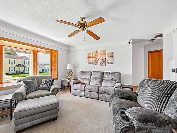 5th image of 329 2nd St