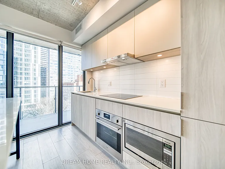 47 Mutual St #1004 — Photo 17