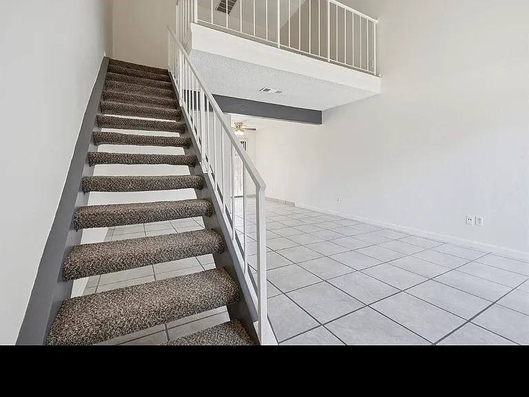 948 Greenfield Ave #948 — Photo 21