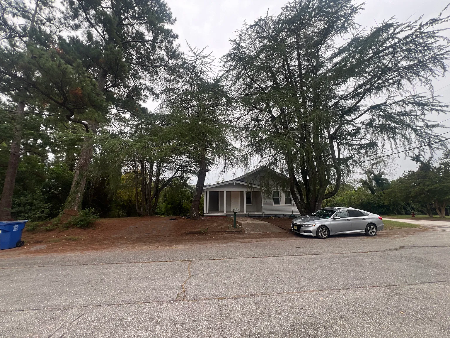 400 Hillcrest Ave — Photo 3
